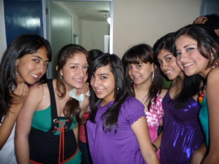 La amistad nace del corazón y muere persiguiendo un amor... 