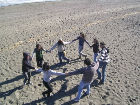 Los amigos son personas que siempre están ahí, los amigos agradables compañías que a veces incordian, que te quieren, pero sobretodo que hacen que la risa sea mas agradable.